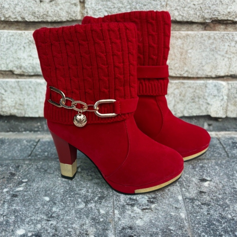 Red Cable Knit Sweater Cuff Platform Boots‎ Gold Chain Butterfly Charm Glam 7.5